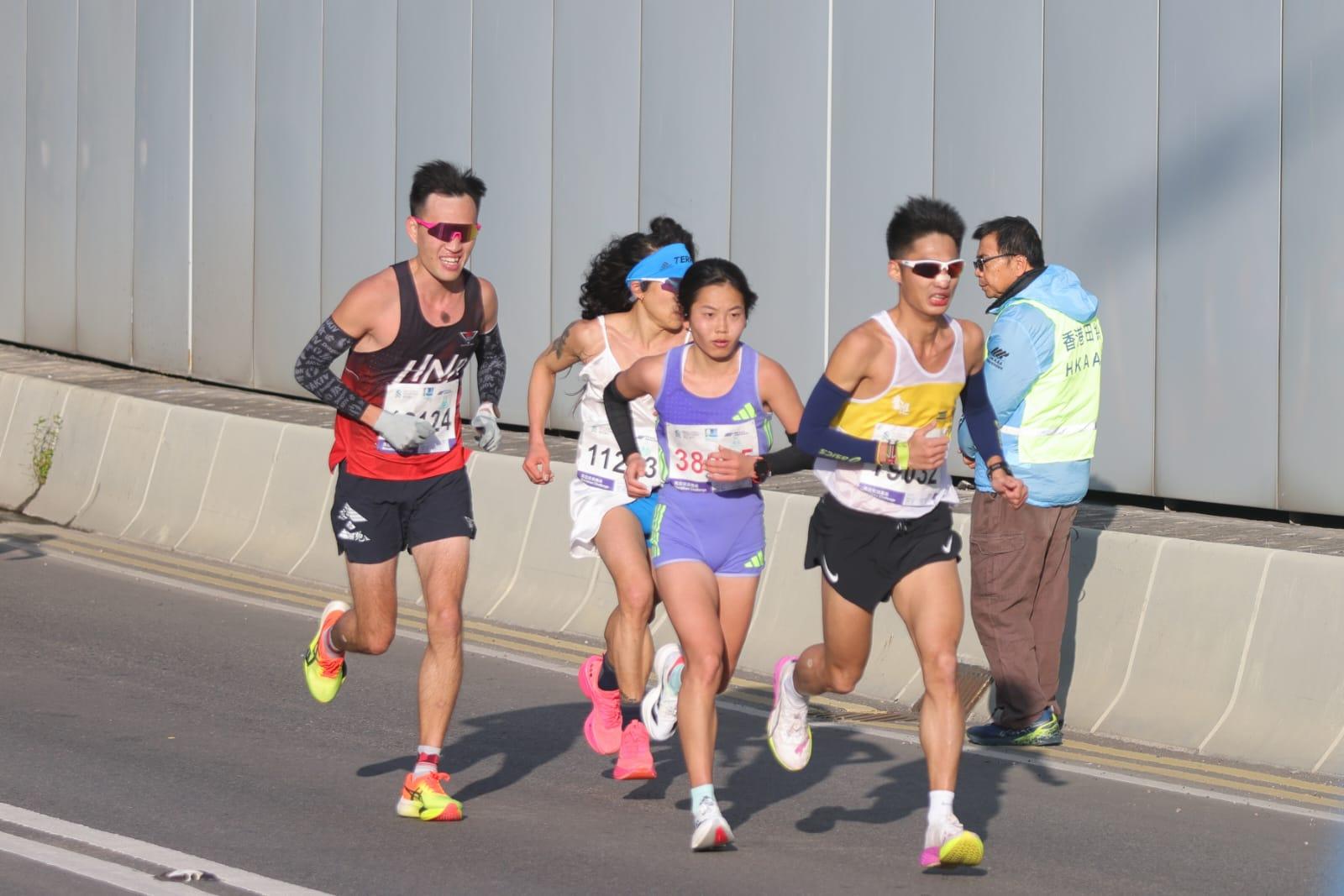 香港馬拉松今日舉行。(吳康琦攝)