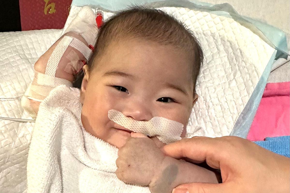 女嬰祈祈獲得內地捐贈心臟並成功移植。(香港兒童醫院提供)