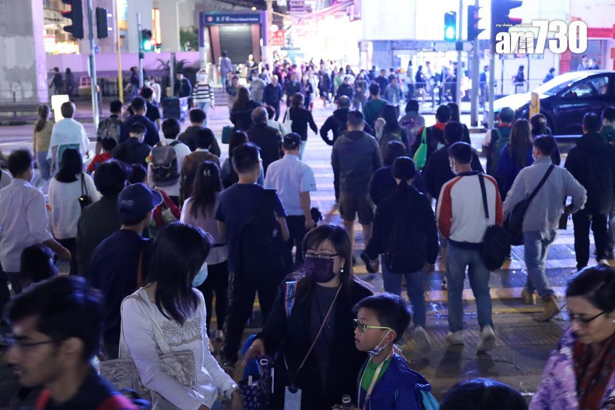 面對1,000億元財赤下,今年派錢或派電子消費券的機會甚微。(資料圖片)