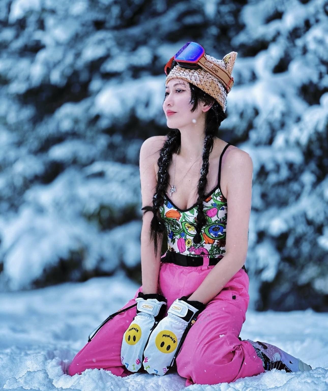 李彩華日本滑雪跌入兩米深洞 。