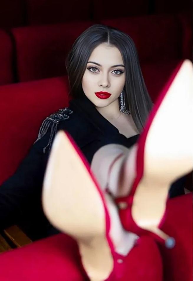 俄羅斯女網紅列爾曼被男友發現倒斃浴缸,案情存在疑點。(互聯網)