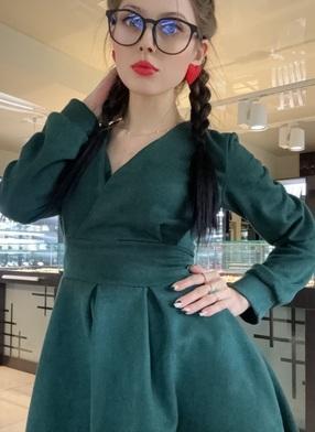 俄羅斯女網紅列爾曼被男友發現倒斃浴缸,案情存在疑點。(互聯網)