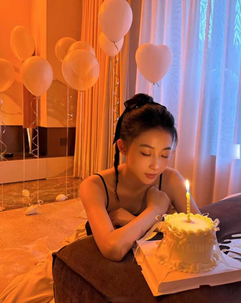 (宣云IG@lunaaay__)