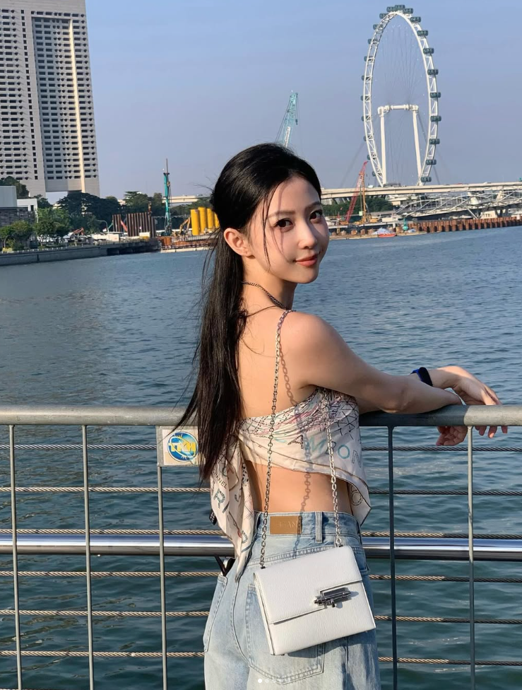 (宣云IG@lunaaay__)