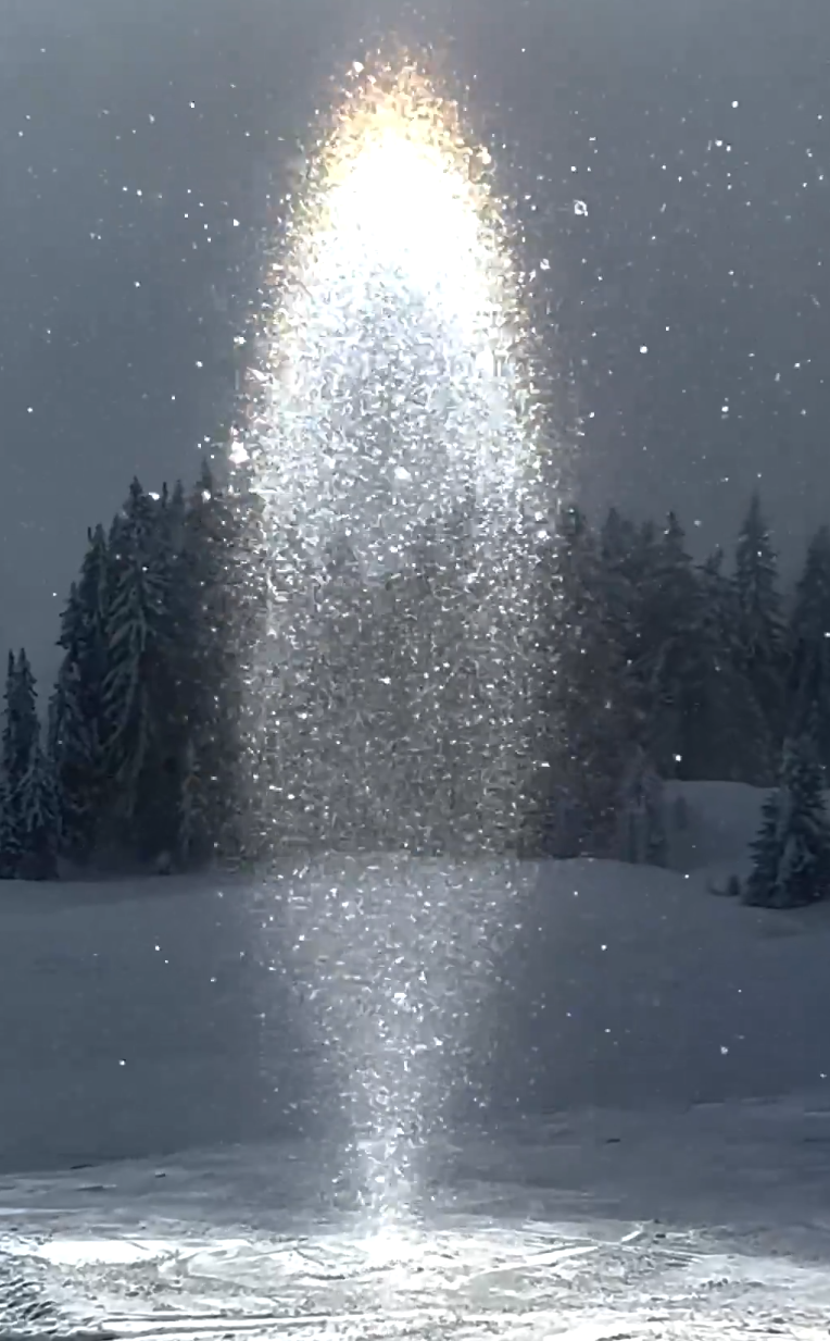 有網民表示「真實版的雪花球」。(影片截圖)