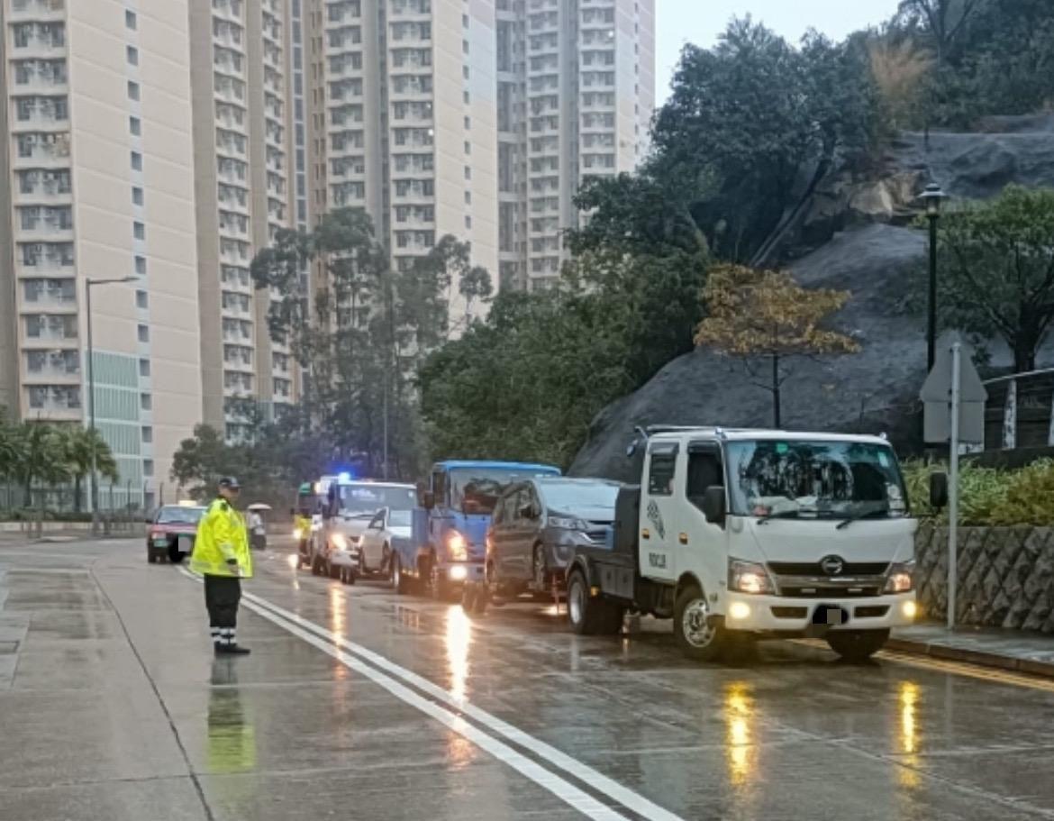 西九龍警區打擊違反交通規例發1,200張「牛肉乾」。(警方圖片)