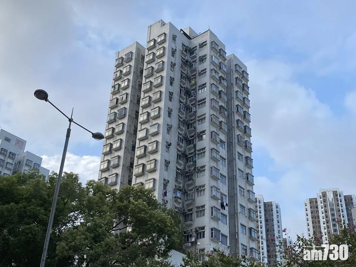 荃灣荃昌中心開揚市景兩房,吸引同區租客帶票睇樓洽購,最終獲業主減價20萬元成交。