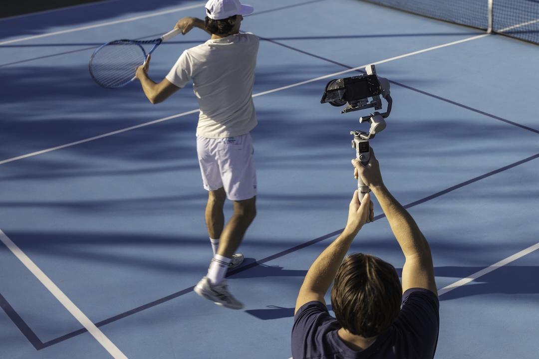 不同運鏡方式,相機都會自動對準主體,相當方便。