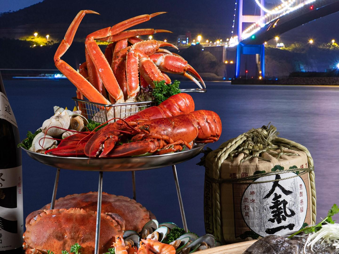 鮮甜彈牙的波士頓龍蝦、肉嫩多汁的麵包蟹、鱈蟹腳