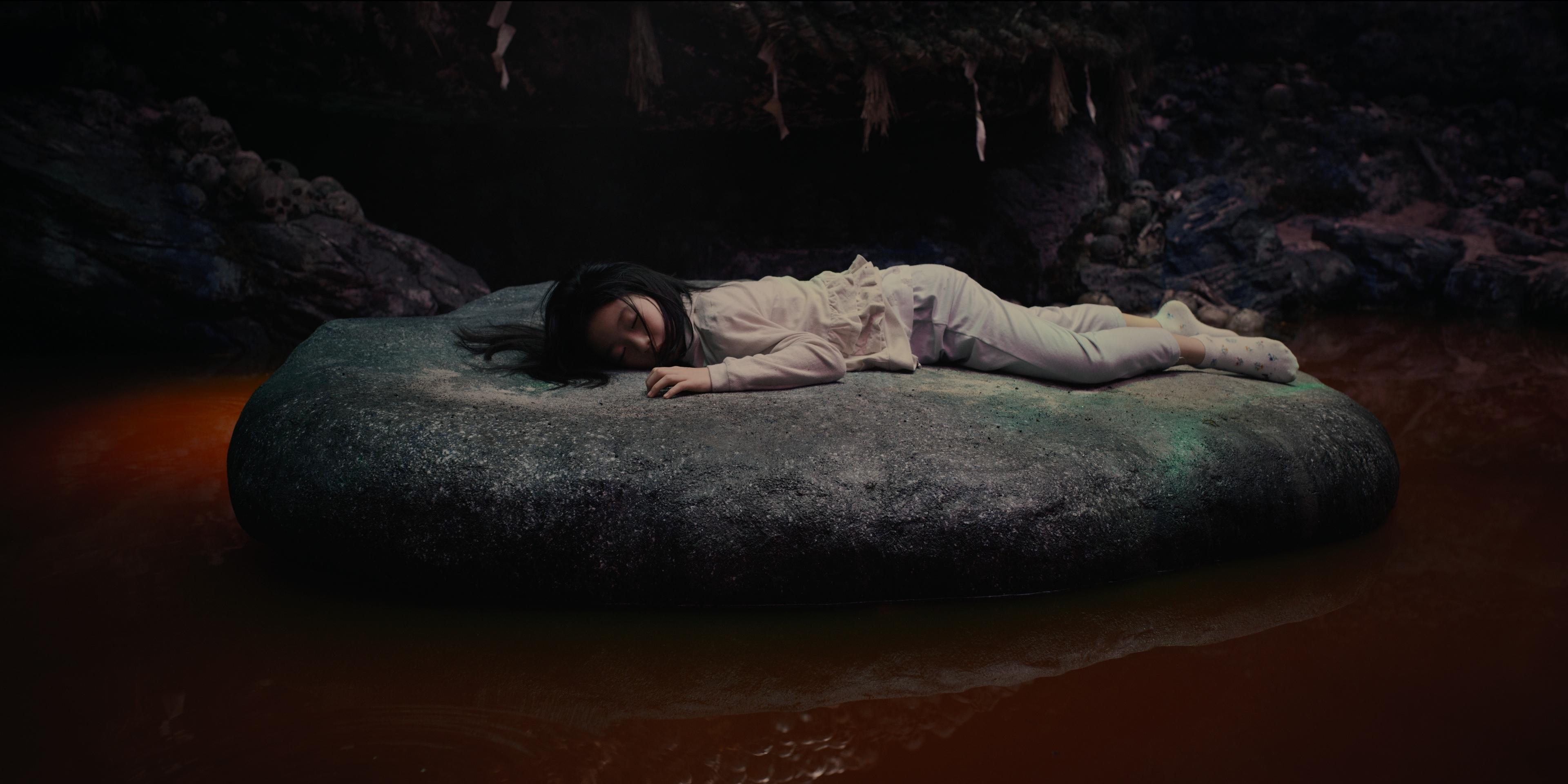 《噬亡村》第2季將逐步破解供花村的食人陰謀。