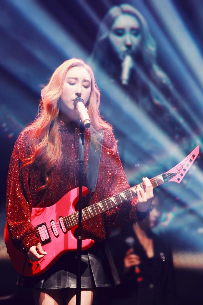 Angela指,巡演最期待回香港開騷。