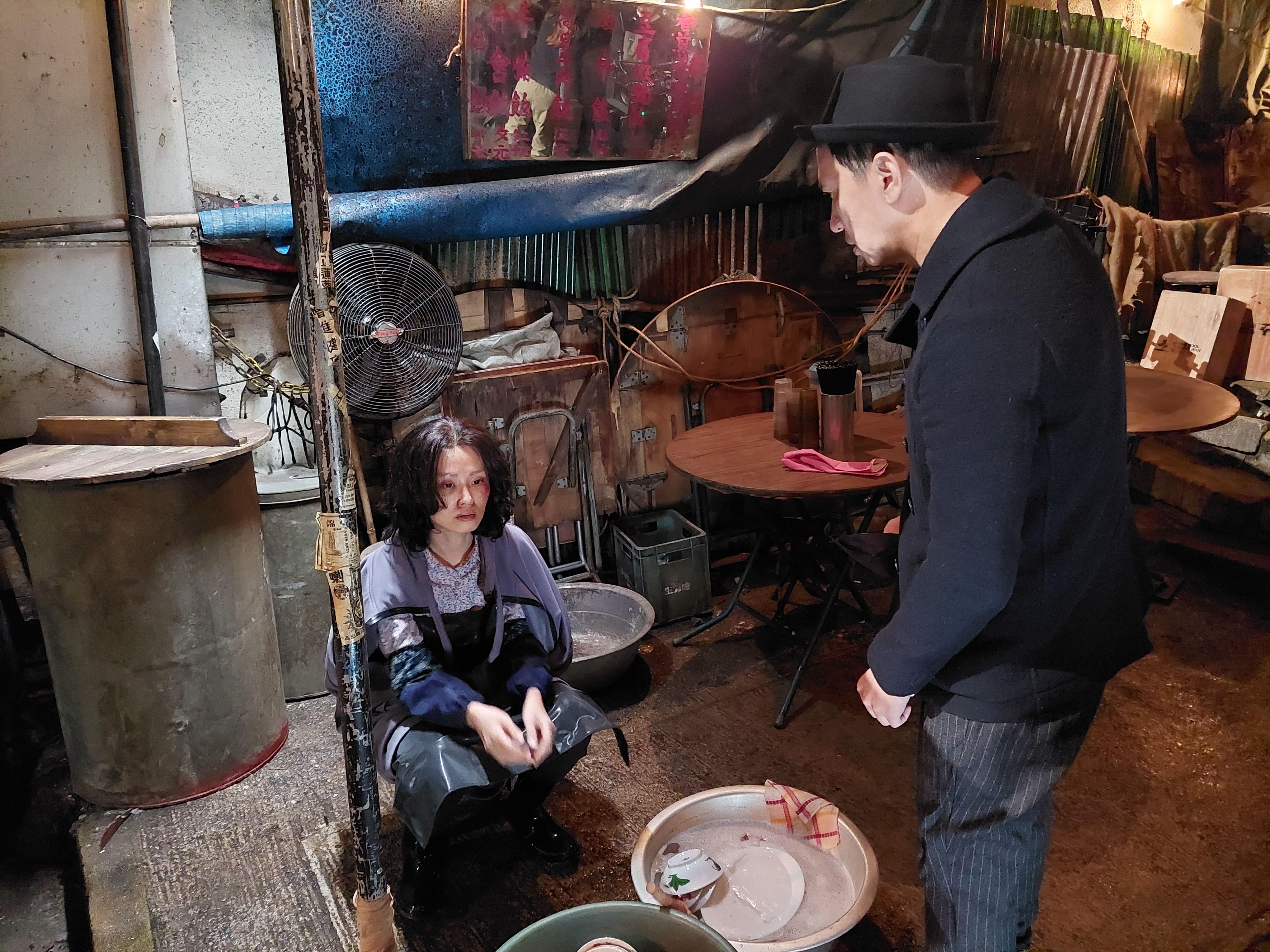 家輝與袁綺雯現場溝通。