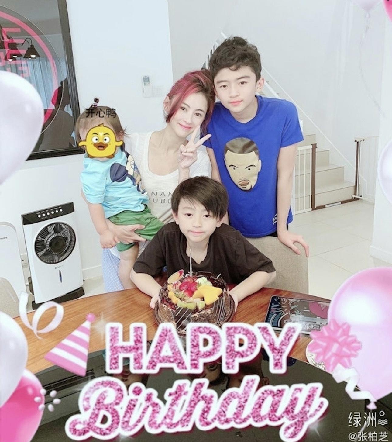 張栢芝透露Lucas和Quintus已有理財意識,每次在四季酒店吃完飯,倆兄弟都會認真核對賬單。