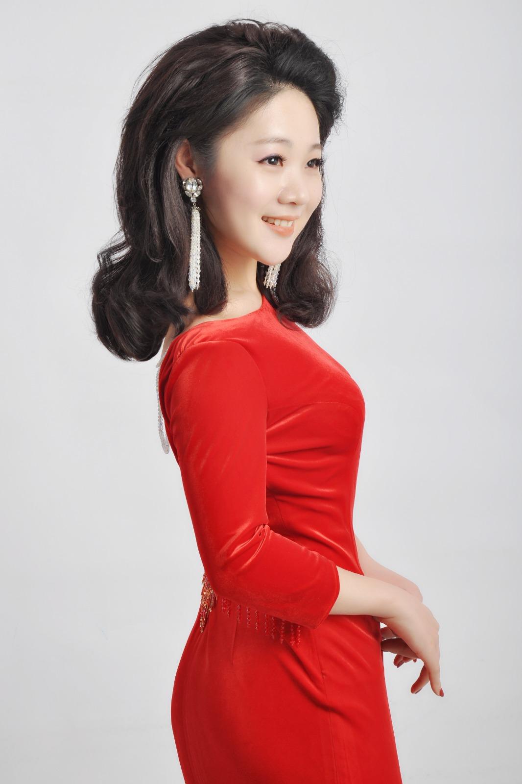 來自北京的王静是中國原創音樂劇《愛上鄧麗君》的女主角。