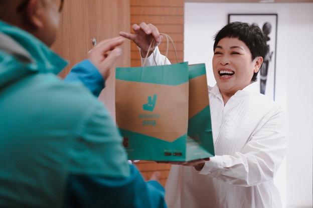 戶戶送曾請來盧覓雪賣廣告。