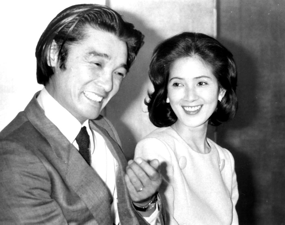 石田良子1980年下嫁《影武者》男星萩原健一,可惜婚姻只維持了3年。