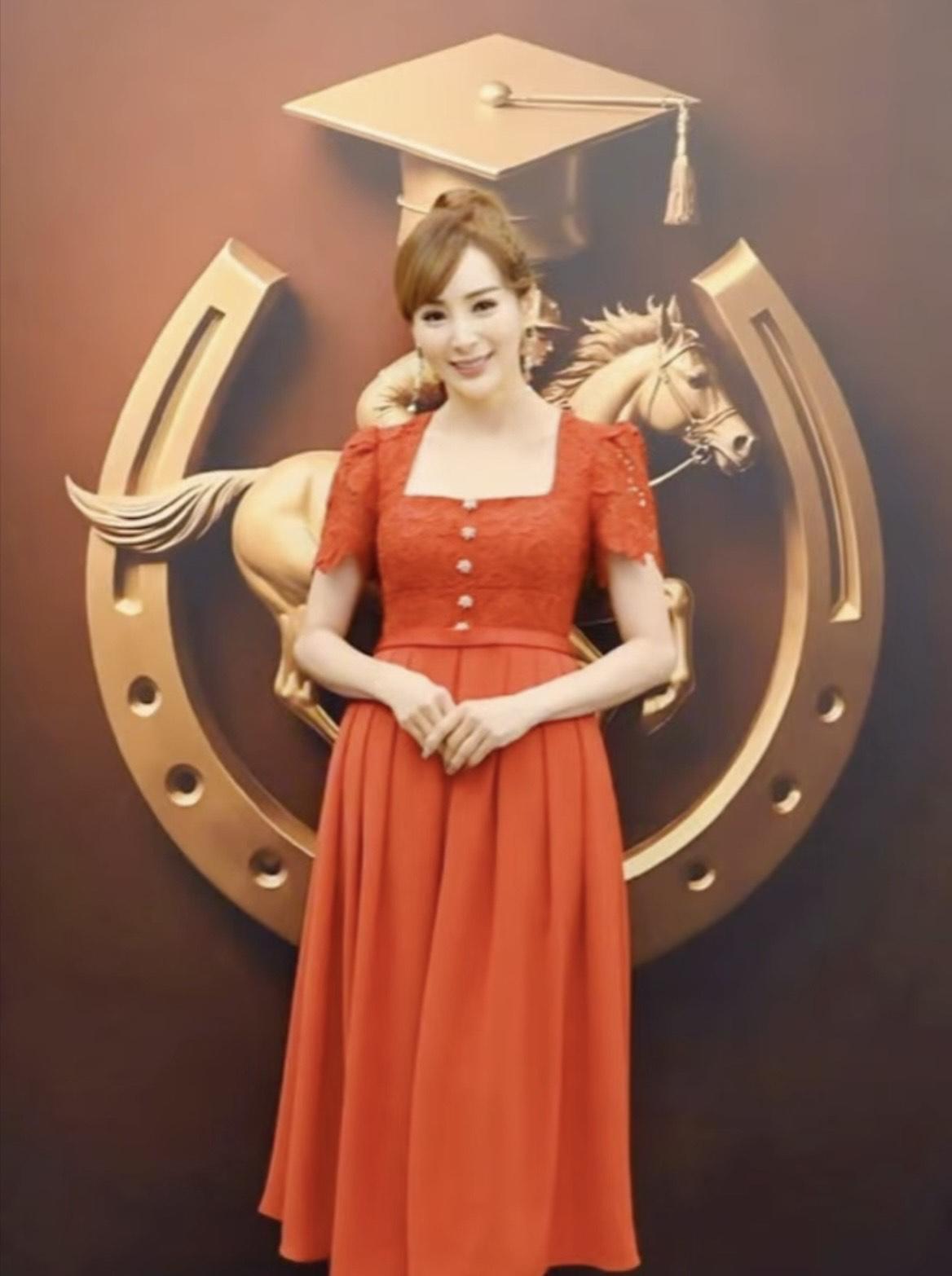 羅霖如今已經學精,出席活動前收一半酬勞,出發前亦會收埋餘下一半。