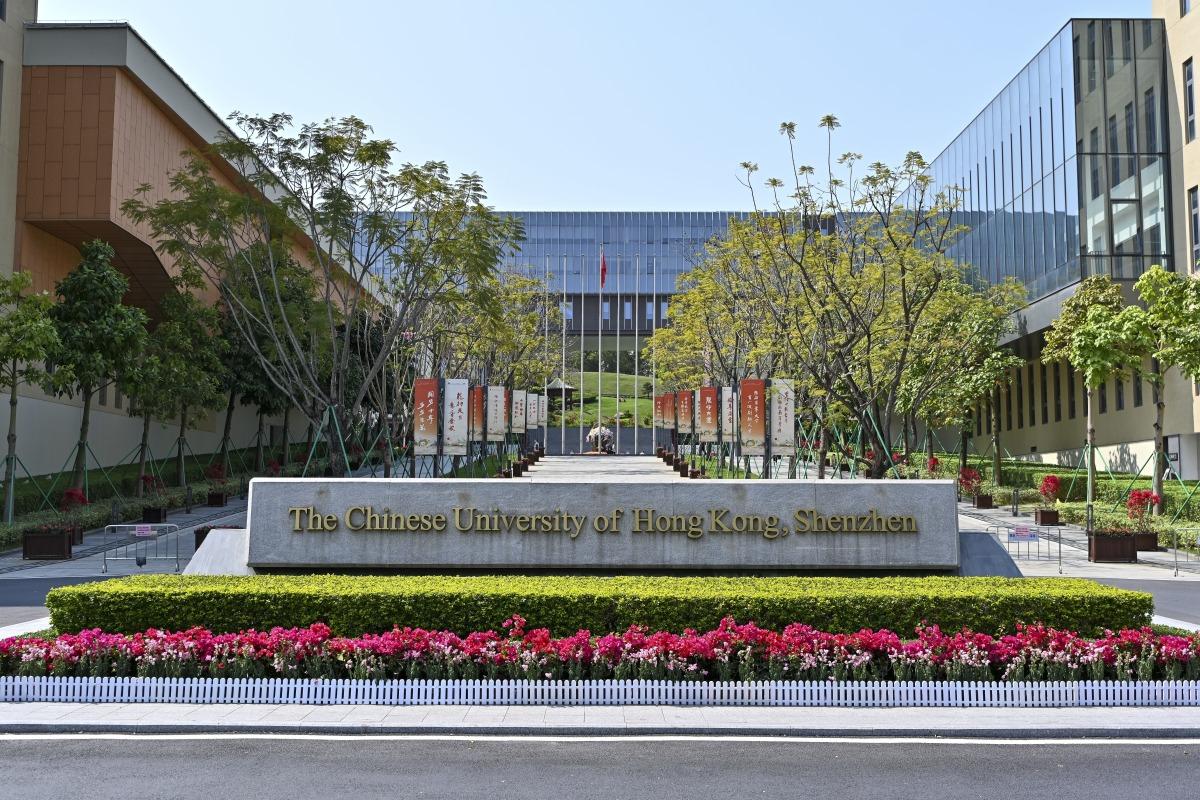 華佗GPT由香港中文大學(深圳)「90後」助理教授王本友及一班平均年齡僅24歲的深圳科研團隊開發,獲深圳市大數據研究院支持,以及華為、騰訊、滴滴等資金資助,是中國首個垂直醫療大模型。(圖片來源:視覺中國)