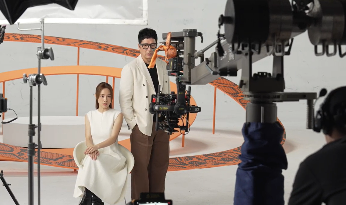 Stephy與「豹哥」單立文合作拍攝廣告,二人更是連續第三年擔任生蛇健康教育大使。