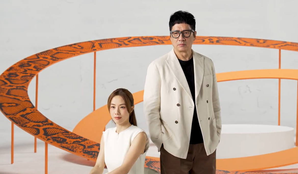 Stephy與「豹哥」單立文合作拍攝廣告,二人更是連續第三年擔任生蛇健康教育大使。