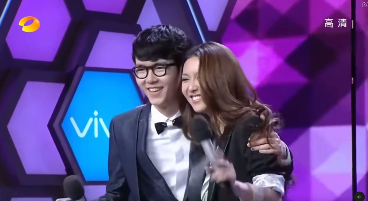 方大同與薛凱琪的互動影片在網上不停瘋傳。