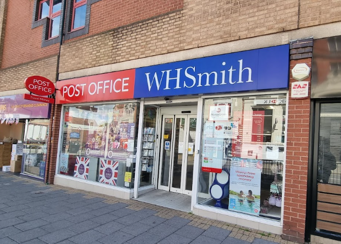 WHSmith位於市區主要街頭的500間分店,正尋求新買家。(互聯網)