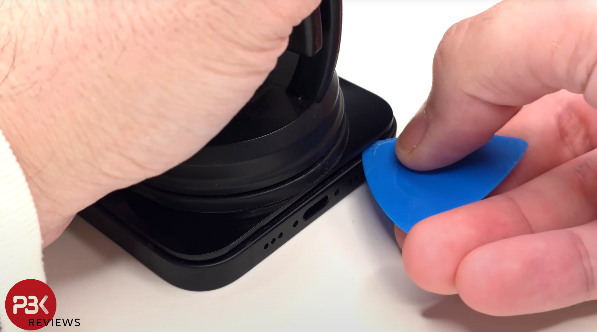 iPhone 16e 裝置拆解影片