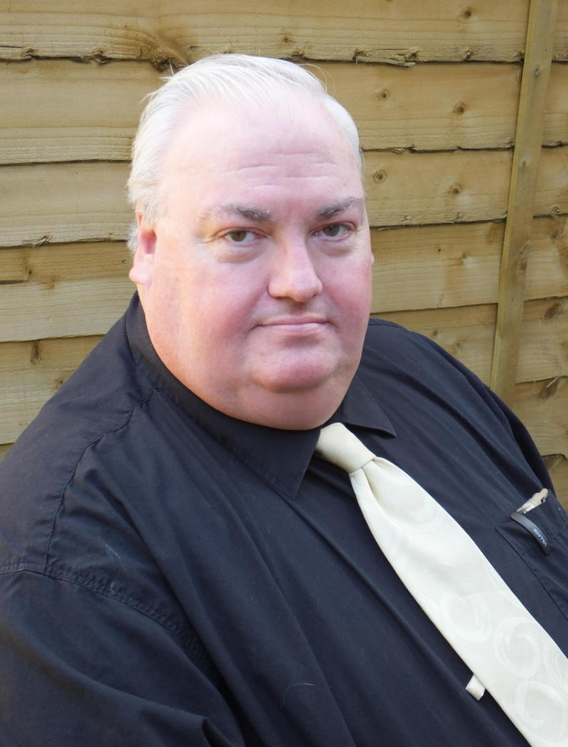 Simon Fisher-Becker的家屬與經理人已證實其死訊。