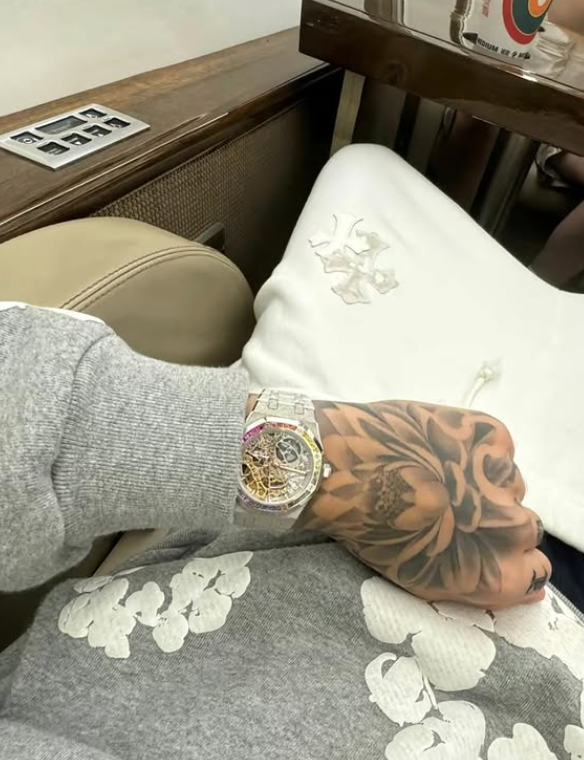 藍馬龍(Malone Lam)涉騙巨額比特幣後在夜店揮霍及狂買名車。(互聯網)