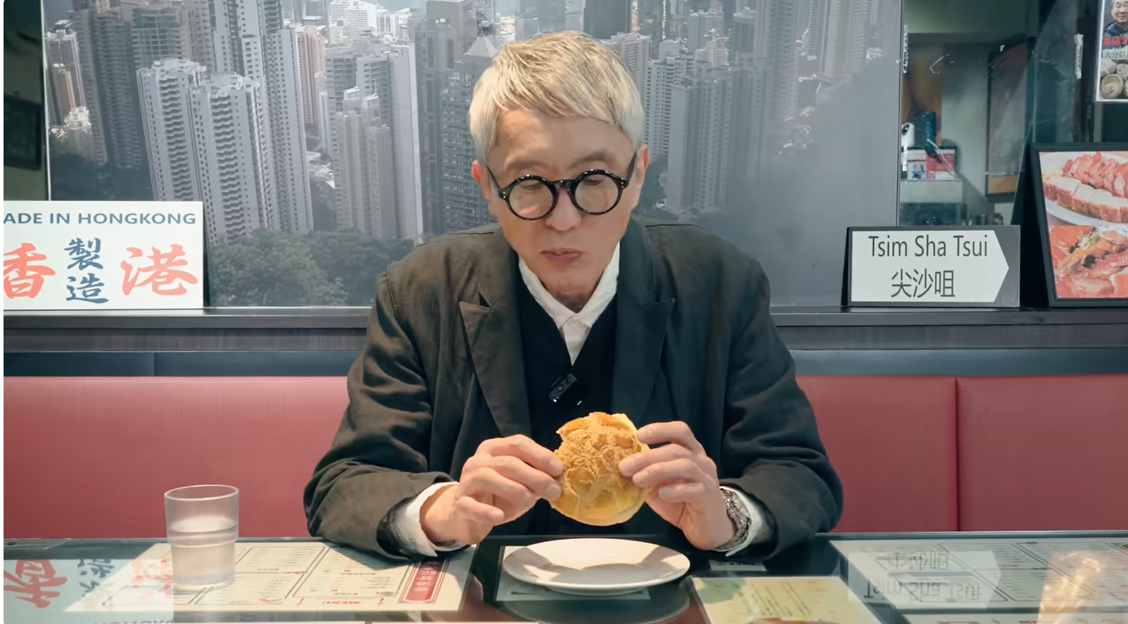 松重豐大嘆香港美食,包括菠蘿油。