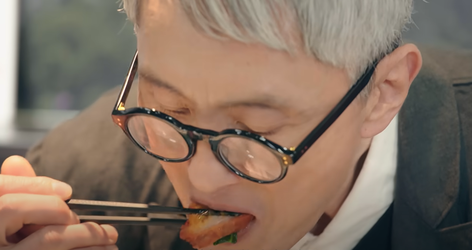 松重豐獲安排品嚐多道香港貼地美食。