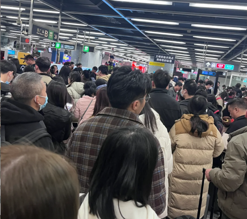 深圳北站是深圳對外交通重要場站,惟近年該站地鐵「二次安檢」問題屢次被市民批評,高峰期需再浪費多半小時排隊(網上圖片)