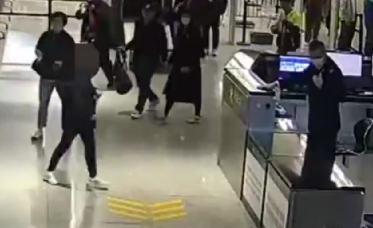 電子遊戲《魔物獵人荒野》(Monster Hunter Wilds)最近大賣,有人疑為了逃稅,遊戲發售當日將156張PS5遊戲光碟從澳門走私往內地,在港珠澳大橋被截查。