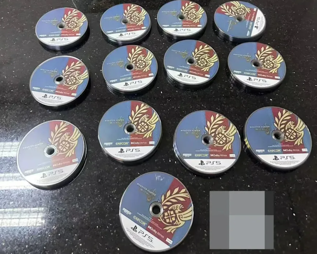 電子遊戲《魔物獵人荒野》(Monster Hunter Wilds)最近大賣,有人疑為了逃稅,遊戲發售當日將156張PS5遊戲光碟從澳門走私往內地,在港珠澳大橋被截查。