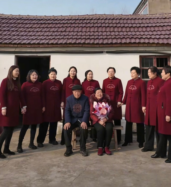 江蘇省淮安市一戶人家,父母想生兒子卻苦無結果,在20年內連生9女,名字從老大「招娣」、老二「盼娣」、老三「望娣」一路到最小的女兒「仇娣」,最終放棄生男。