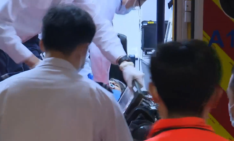 事主送院搶救不治。(電視新聞截圖)