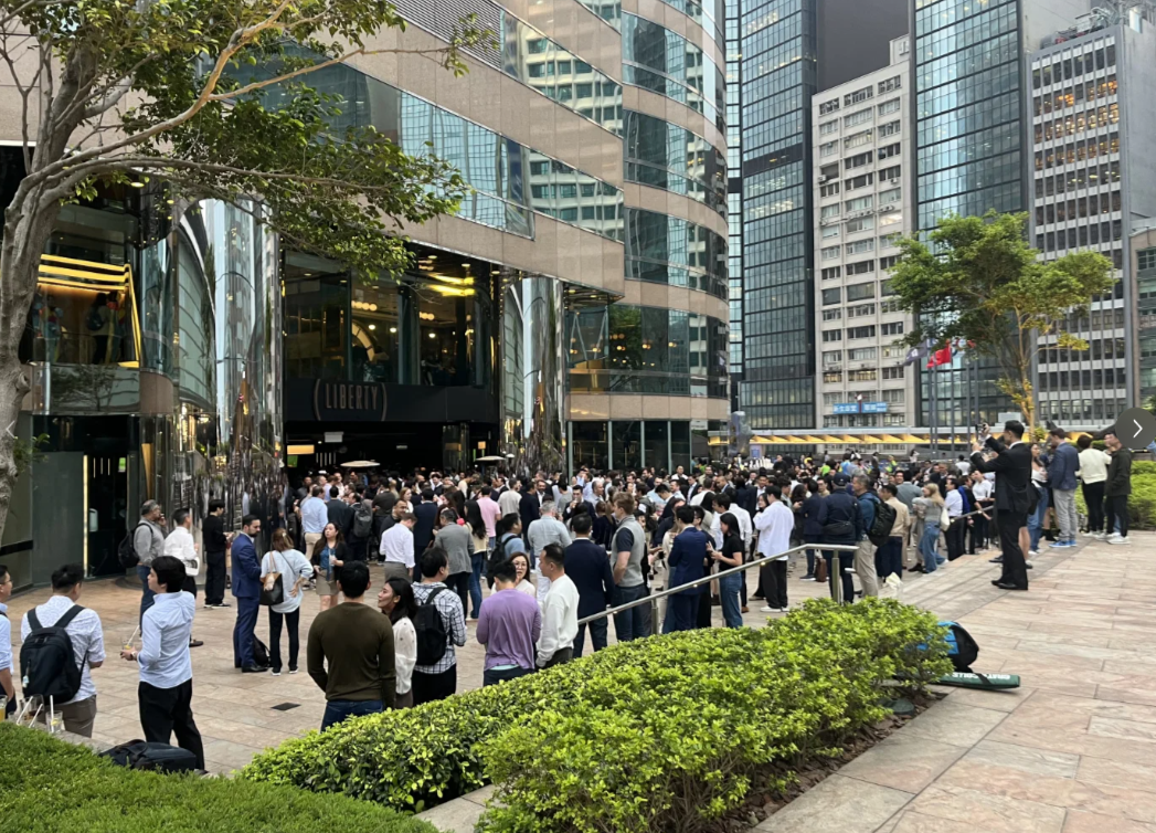 Liberty Exchange Kitchen & Bar早前在結業公告邀請大家參與告別派對,為顧客免費提供啤酒或葡萄酒,吸引大批中環人於最後一晚相聚。(小紅書)