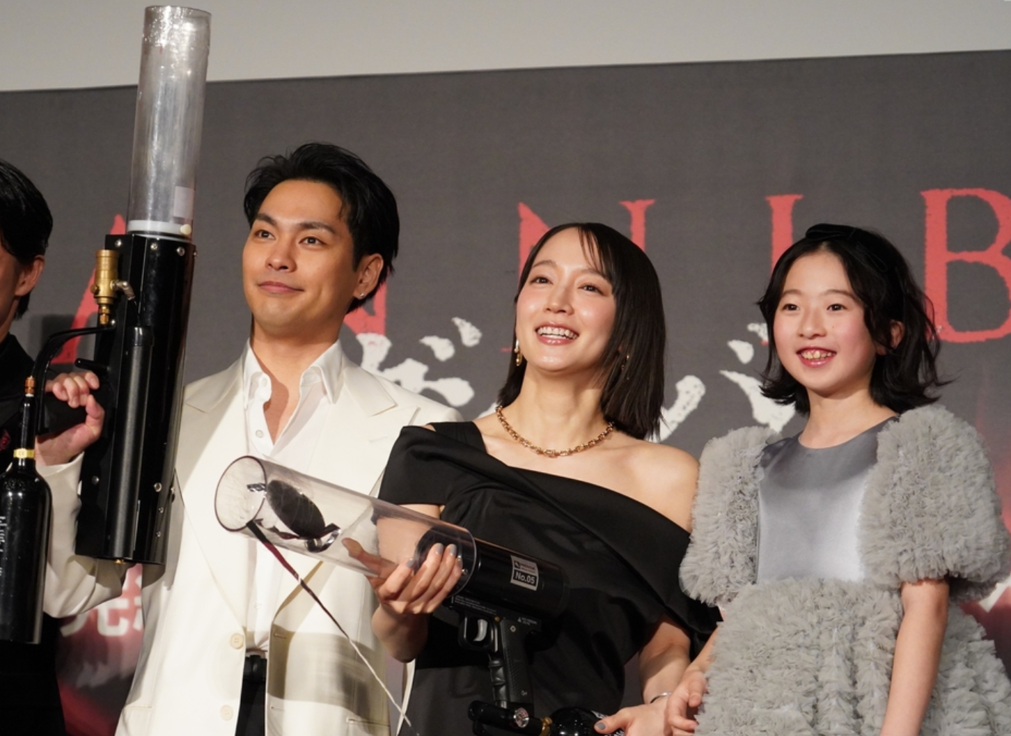 柳樂優彌、吉岡里帆、志水心音一家三口現身。