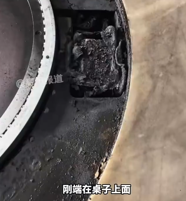 男戶主指該餐枱價值約3萬人民幣,於6至7年前買入,可能是電池老化,萬幸當時家人都在廚房做飯,未有人受傷。(網上圖片)