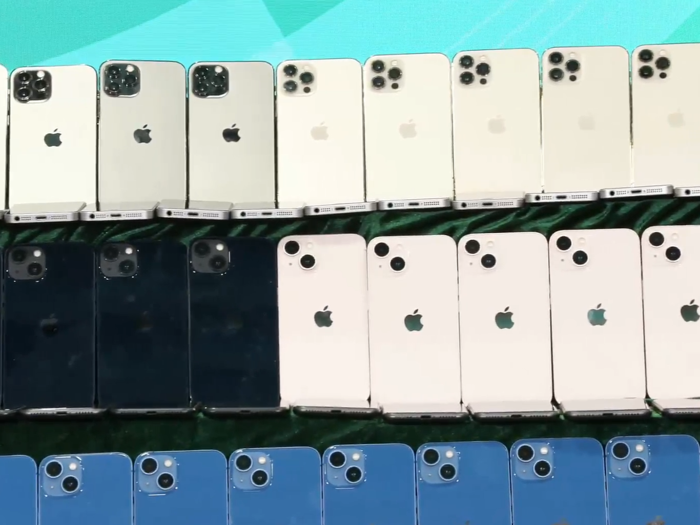 海關檢9,000部冒牌iPhone,值640萬元。(香港海關Facebook截圖)