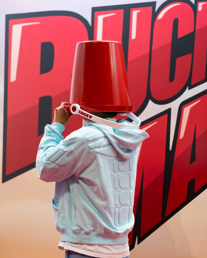 馮德倫跟Michael Lau聯乘figure面世。