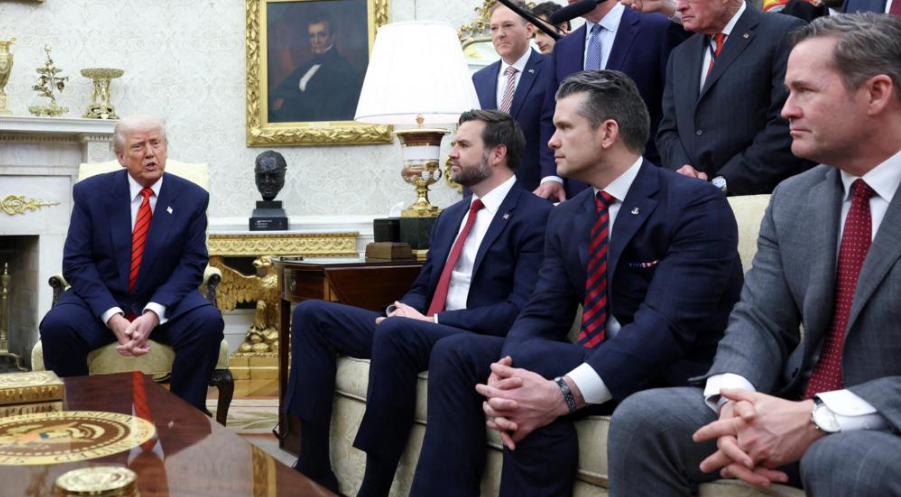 美媒《大西洋》周一(24日)揭發,該雜誌總編輯戈德堡(Jeffrey Goldberg)被白宮團隊錯誤加入通訊軟件Signal通話群組,群組成員包括美國副總統萬斯、國務卿魯比奧、國防部長海格塞思、白宮國家安全顧問沃爾茨等高官,他們曾在群組討論空襲也門胡塞武裝的細節。(資料圖片)