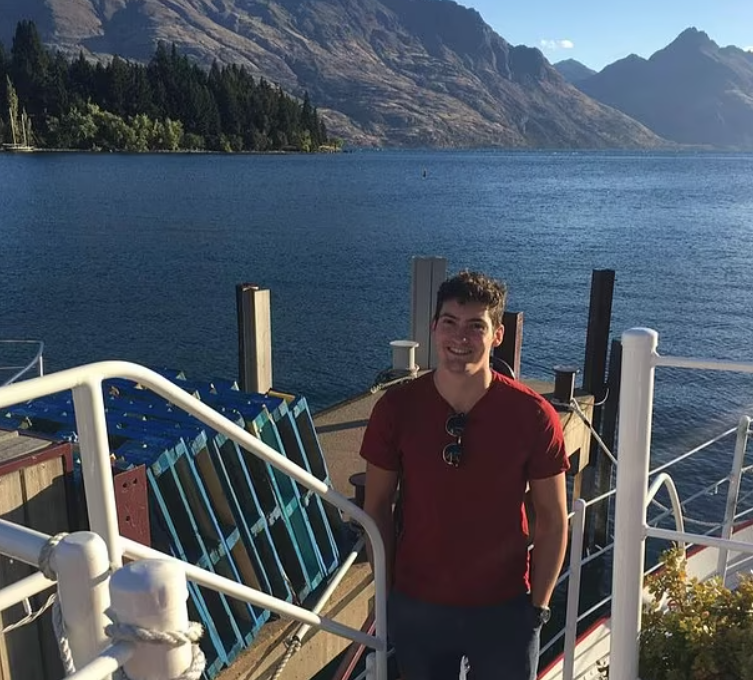 28歲英國遊客威爾(Nick Weir)