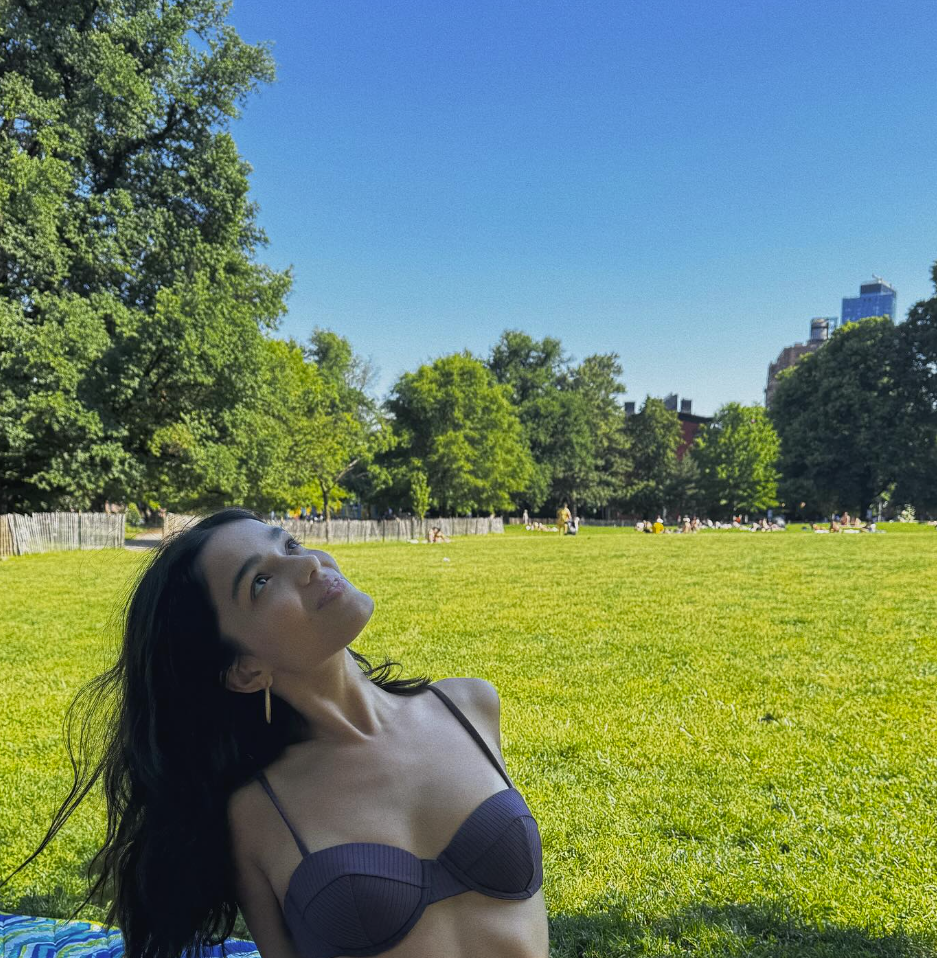 麗素莎嘉娜 Rachel Zegler (IG@rachelzegler)