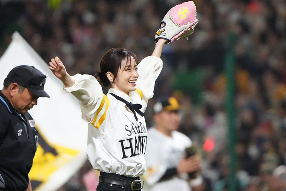 上戶彩榮升三孩之母仍未走樣。