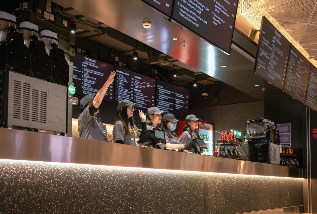 主場館5樓有寬敞的餐飲設施