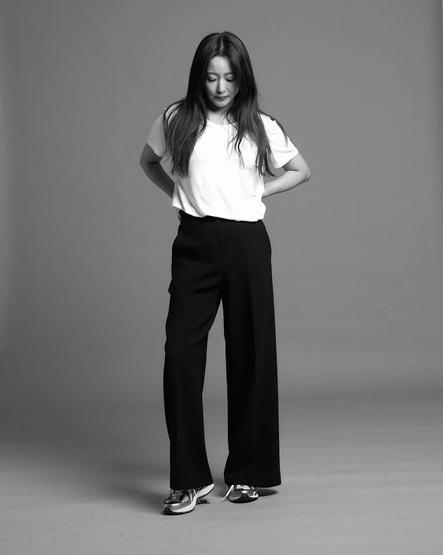 仍然保持窈窕身材的金喜善。