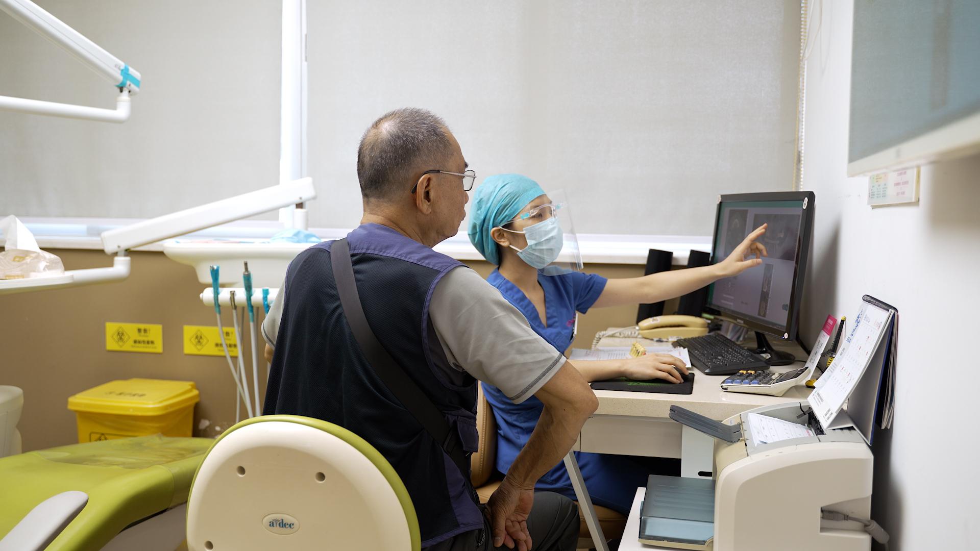 愛康健接受醫療券付款,於星期六日及公眾假期照常營業。