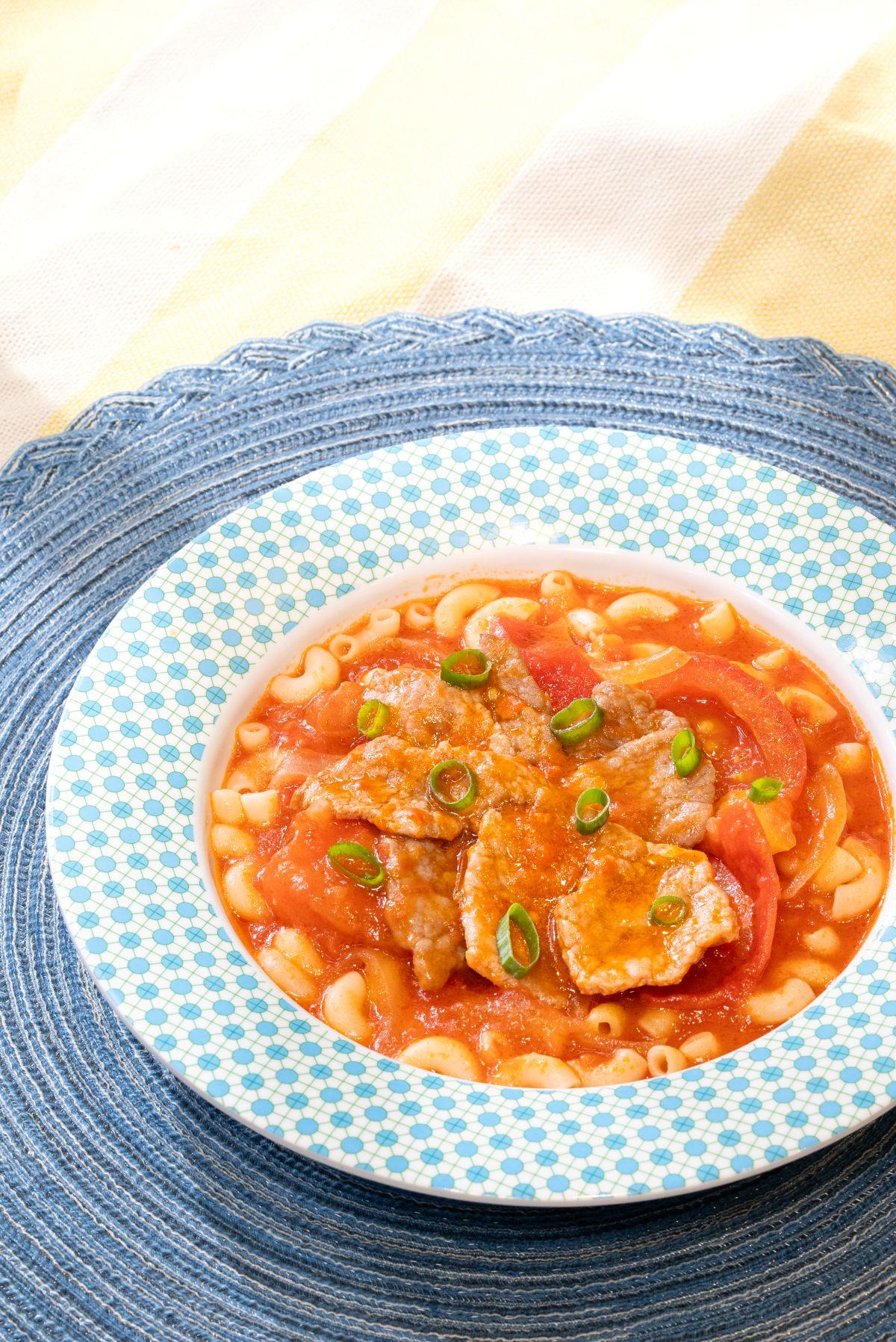 香濃番茄鮮牛通 ($48配炒蛋、多士及餐飲)混合意大利番茄及本地番茄,加入招牌自家清湯底慢火熬煮,番茄味濃郁,搭配嫩滑牛冧肉。