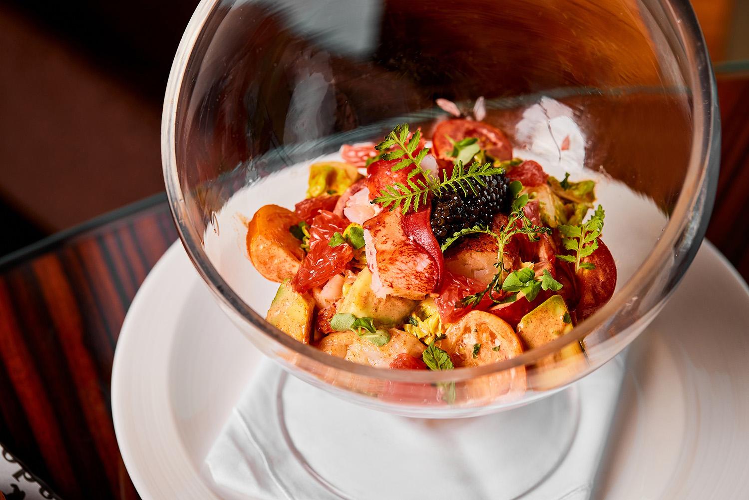 龍蝦沙律伴牛油果、西瓜配芒果薑意大利醋汁$380